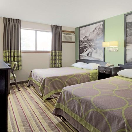Super 8 By Wyndham Green River Exterior photo