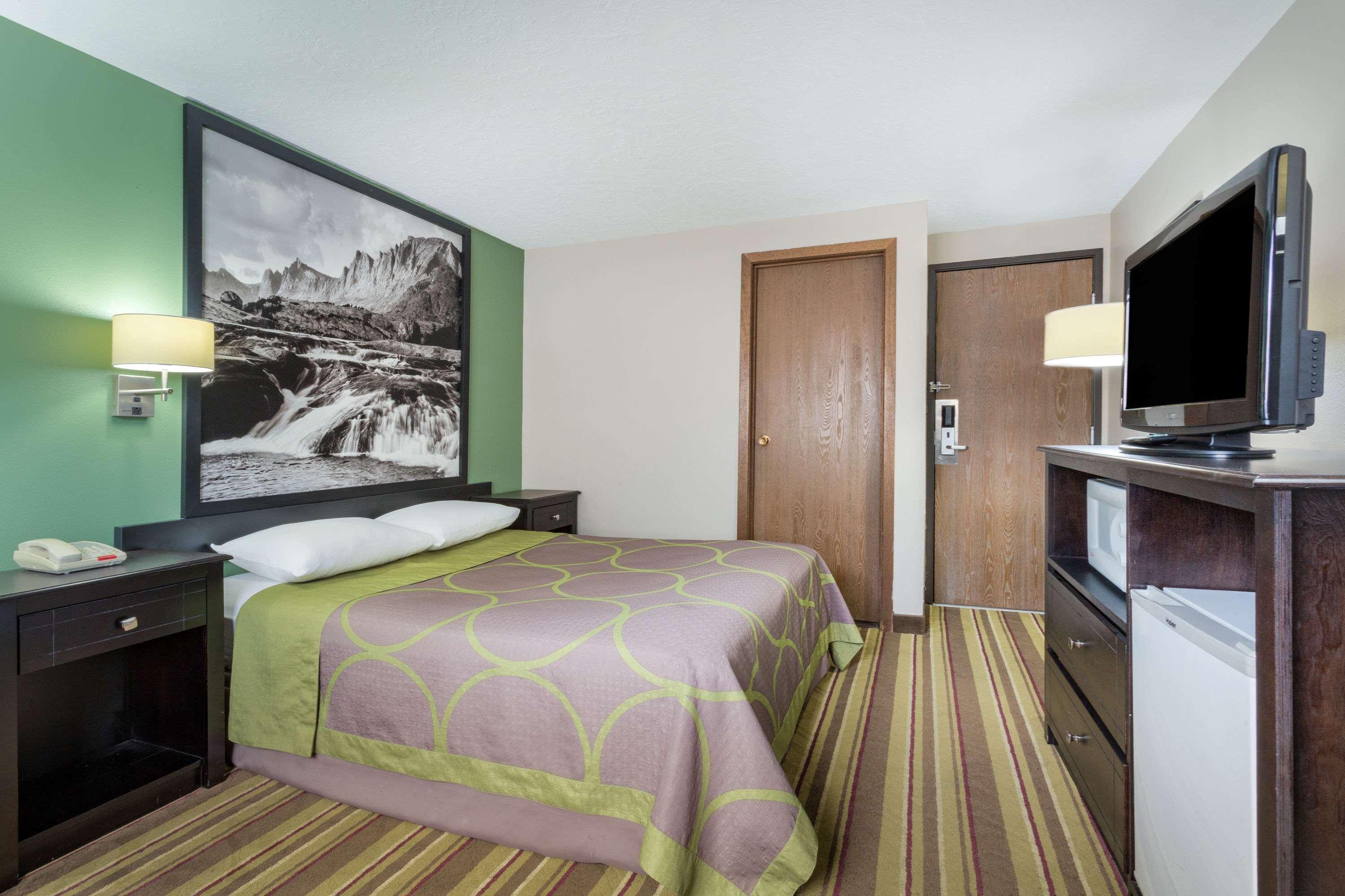 Super 8 By Wyndham Green River Exterior photo