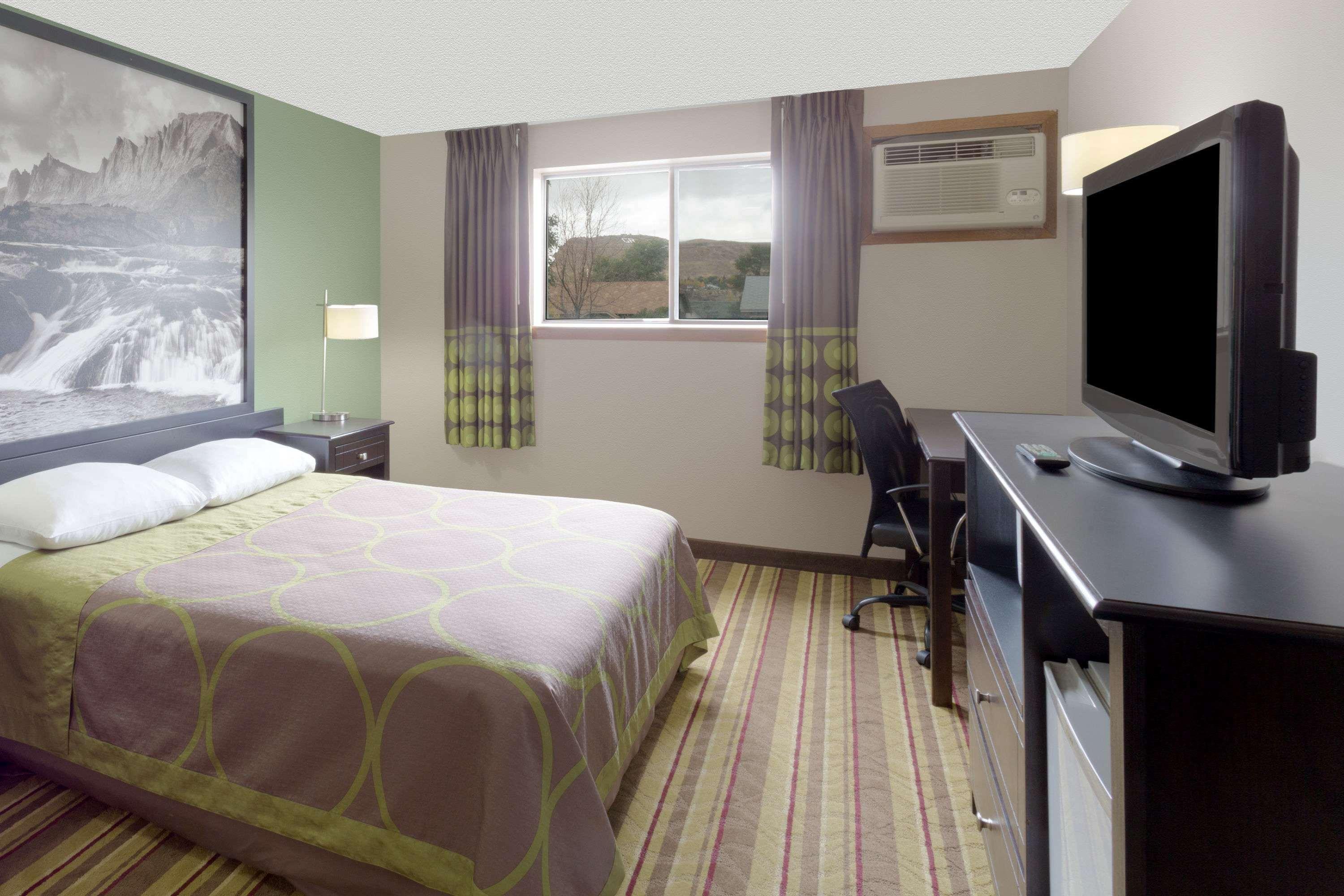Super 8 By Wyndham Green River Exterior photo